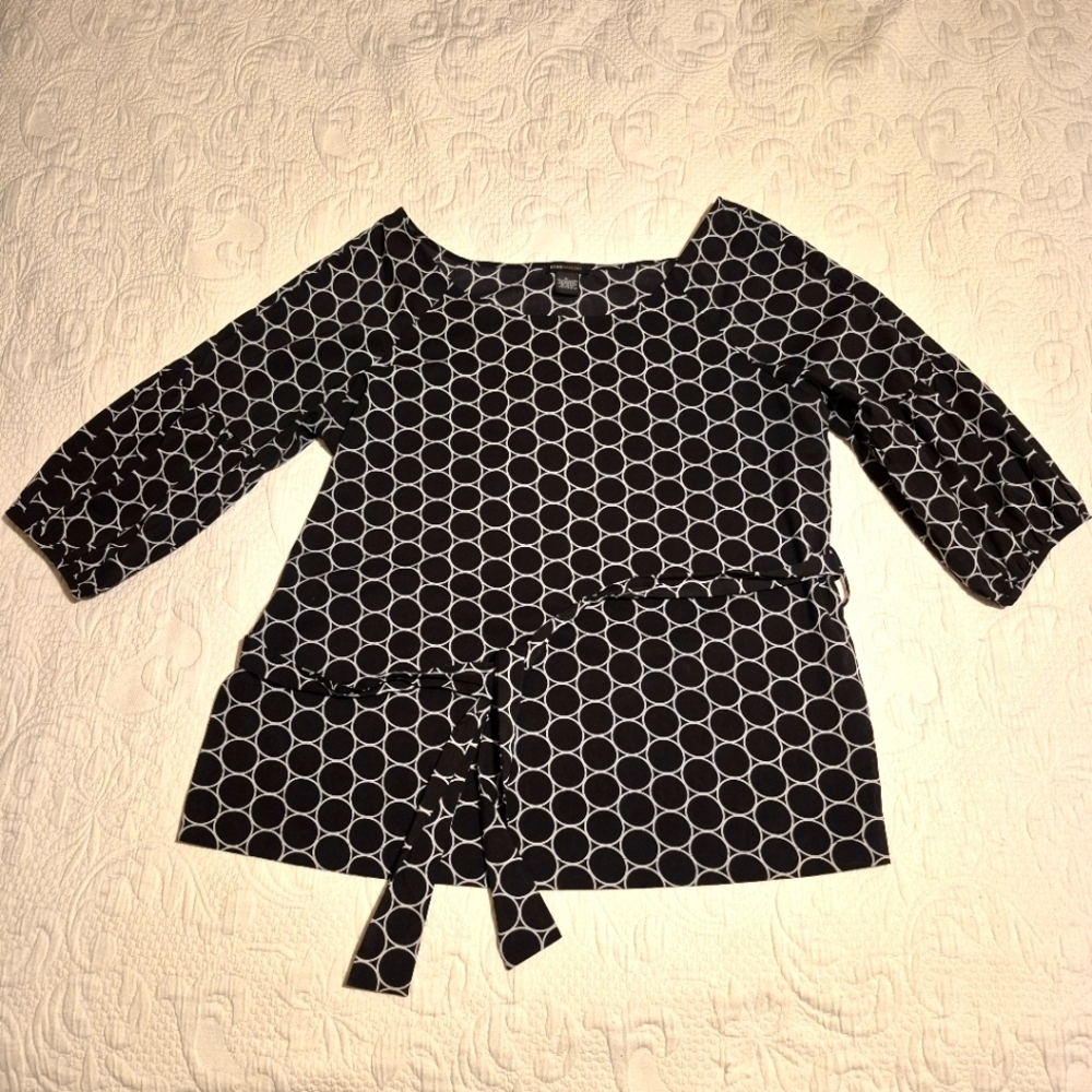 BCBG MaxAzria womens size XL puff sleeve black with white circle blouse VGUC